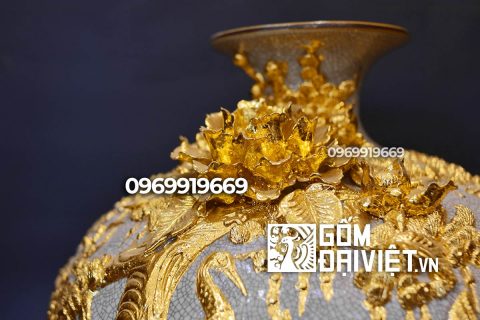 Bình hút tài lộc đắp nổi Mã Đáo Thành Công dát vàng Bát Tràng – Men rạn - 30cmx30cm