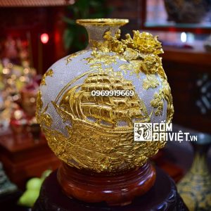 Bình hút tài lộc Thuận Buồm Xuôi Gió dát vàng Bát Tràng - Men rạn - 30cmx30cm