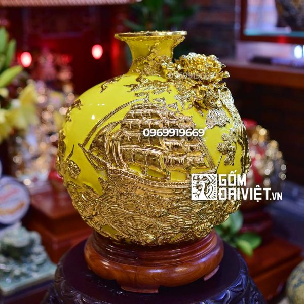 Bình hút tài lộc Thuận Buồm Xuôi Gió dát vàng Bát Tràng - Men vàng - 30cmx30cm