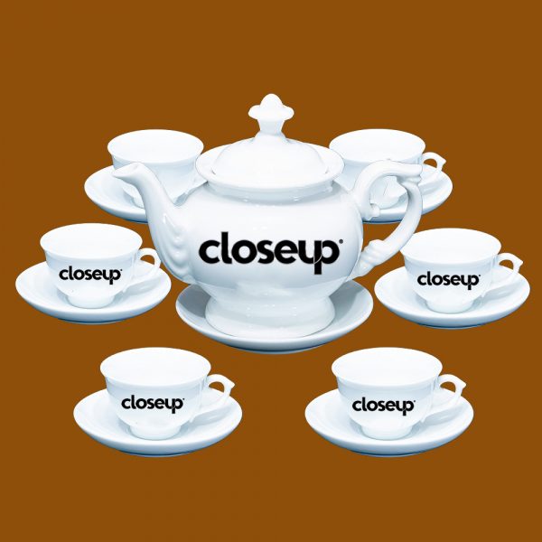 Bộ ấm trà Bát Tràng quà tặng in logo Closeup