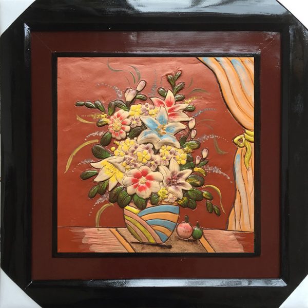 Tranh gốm vẽ giỏ hoa kích thước 50x50cm